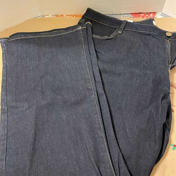 Woman’s Bootcut Jeans 20 W Short NWT - Picture 1 of 6